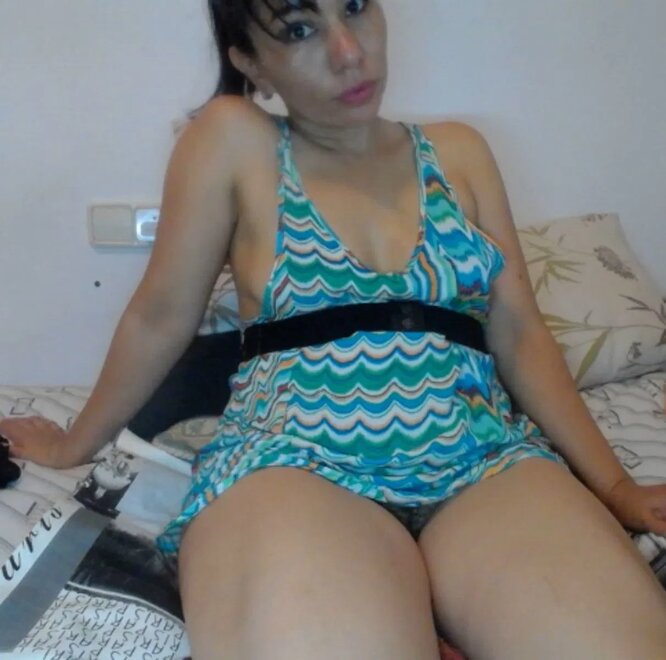 1290799-angelahottplay