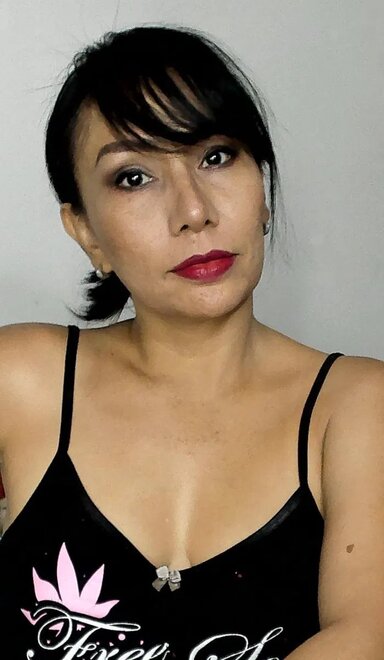 6827274-angelahottplay