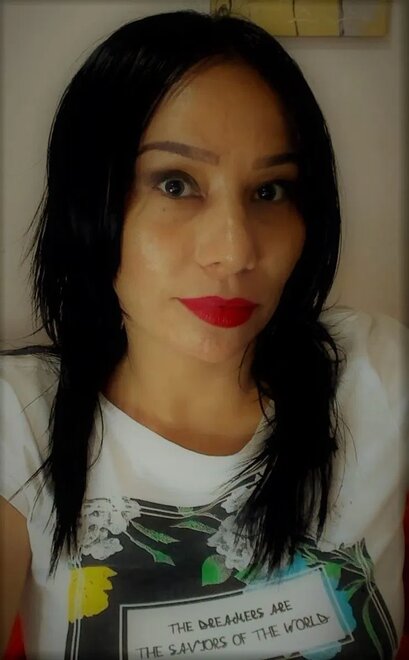 6827277-angelahottplay