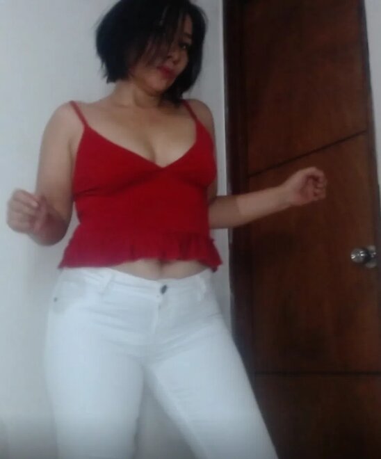 9204117-angelahottplay