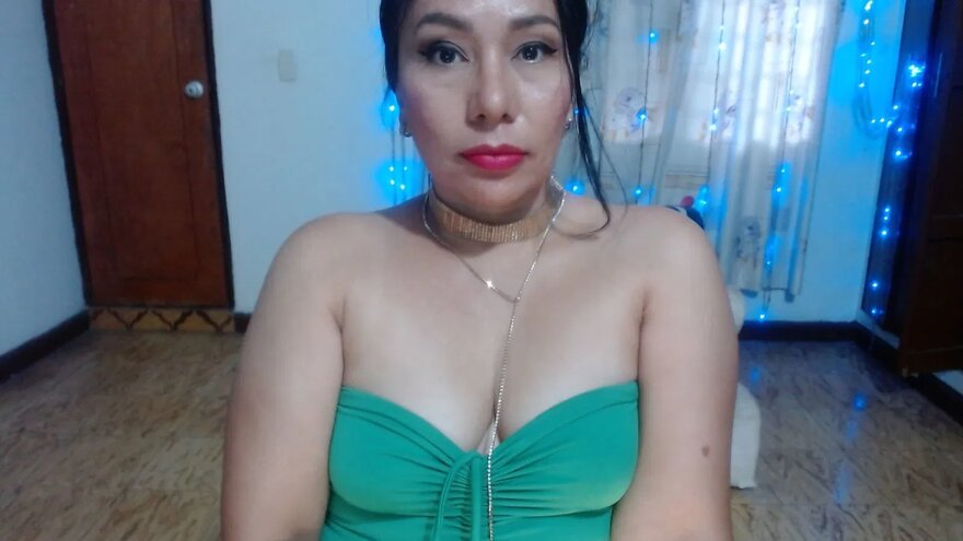 10984994-angelahottplay