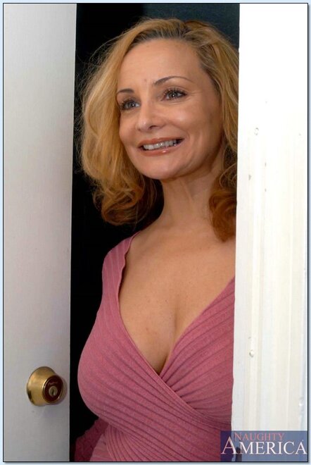 REBECCA BARDOUX PIC22