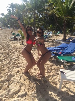 foto amadora Fun beach girls