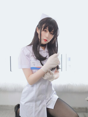 amateur photo Baiyin811 (白银81) - 长发小护士 (20)