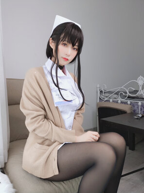 foto amatoriale Baiyin811 (白银81) - 长发小护士 (64)