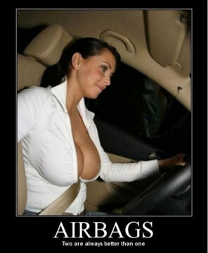 amateur photo Airbags+motorboat_7c9403_4393580