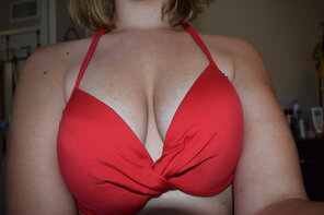 zdjęcie amatorskie Who likes my tits?