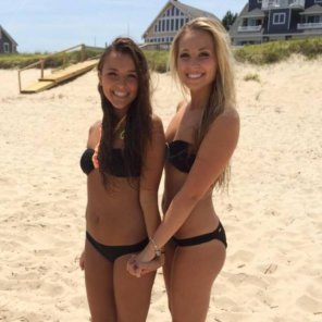 amateur photo these girls are ridiculously hot