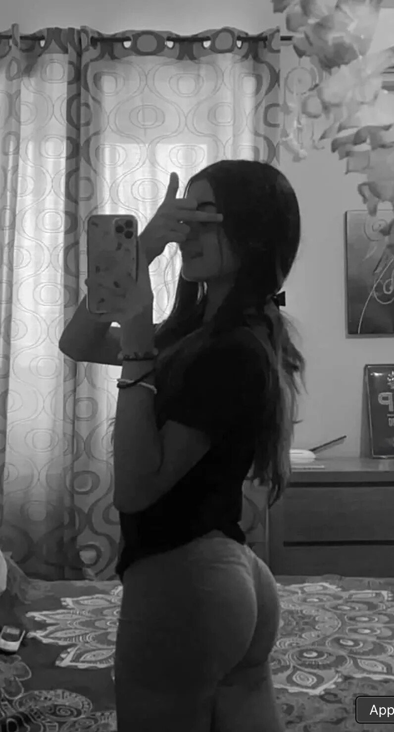 amateur photo RDT_20251018_1219188037325867038369781