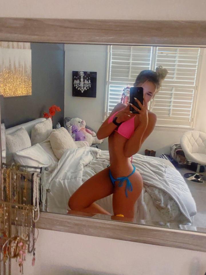 amateur photo RDT_20251018_110607307995080735866873