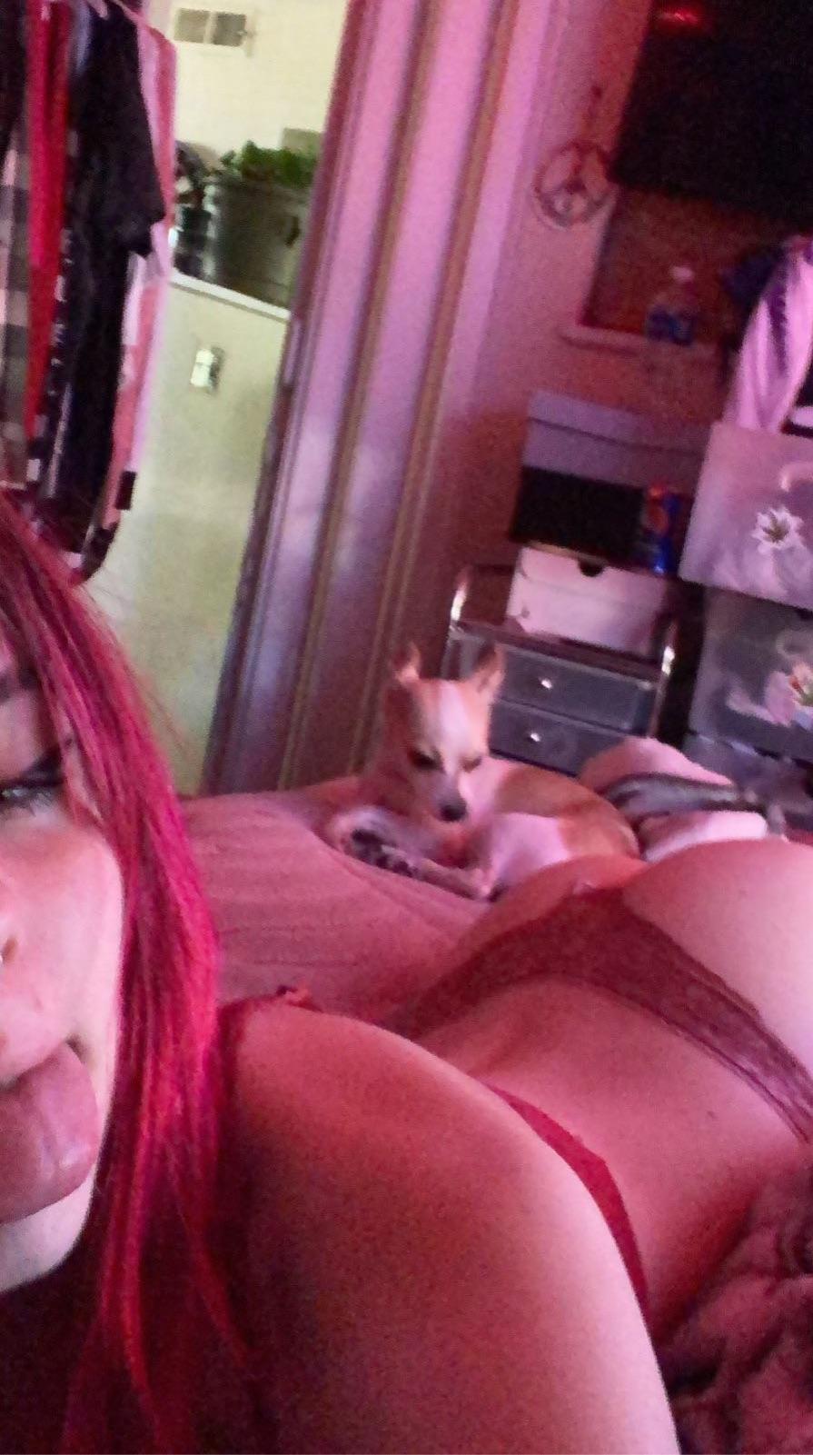 amateur photo RDT_20251016_2252536012992491081526394