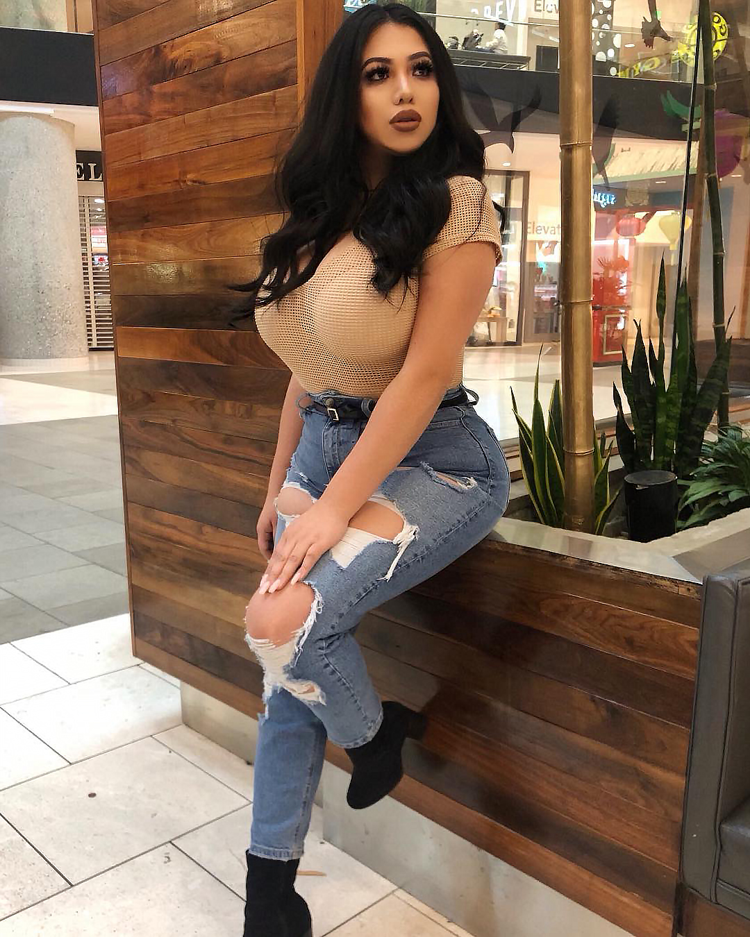 Ripped Jeans Porn Pic - EPORNER