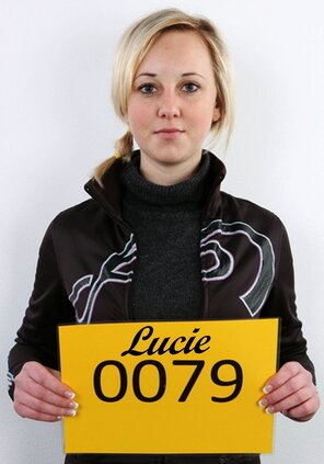 amateur pic 0079 Lucie (1)
