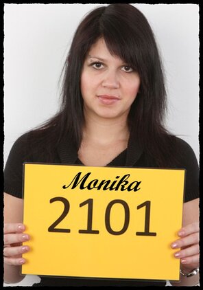 アマチュア写真 2101 Monika (1)
