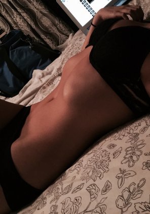 foto amadora Waiting in bed [f]