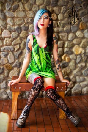 アマチュア写真 Green Dress And Mesh Knee Socks