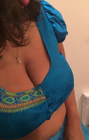 photo amateur Traditional Indian clothes, for a change. what do you think ....