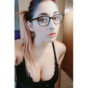 amateur-Foto septum and cleavage