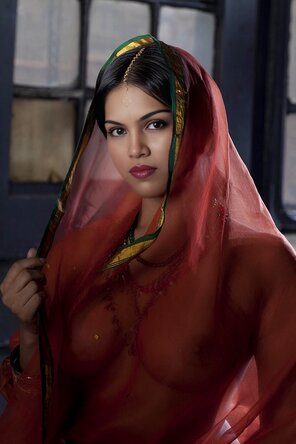 zdjęcie amatorskie Pari official saree Interviewsexhdin Indian Ftv Nude PicGallery