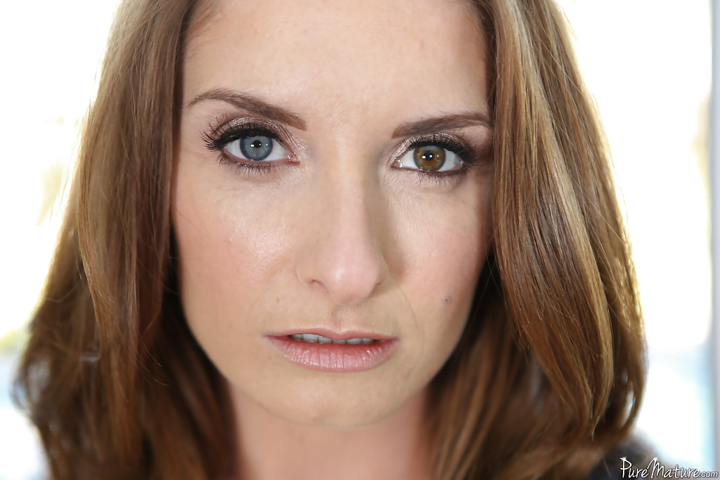 amateur photo SILVIA SAIGE PIC329