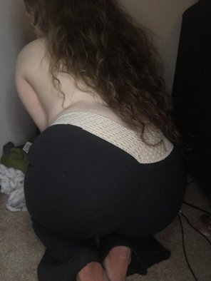 zdjęcie amatorskie [f] gotta wake up in 5 hours not sure why Iâ€™m still up but HEY hereâ€™s a picture of my butt
