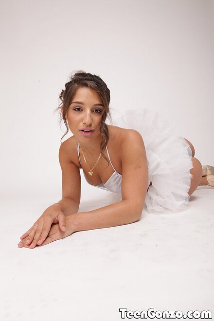 tgo0080_abelladanger_115