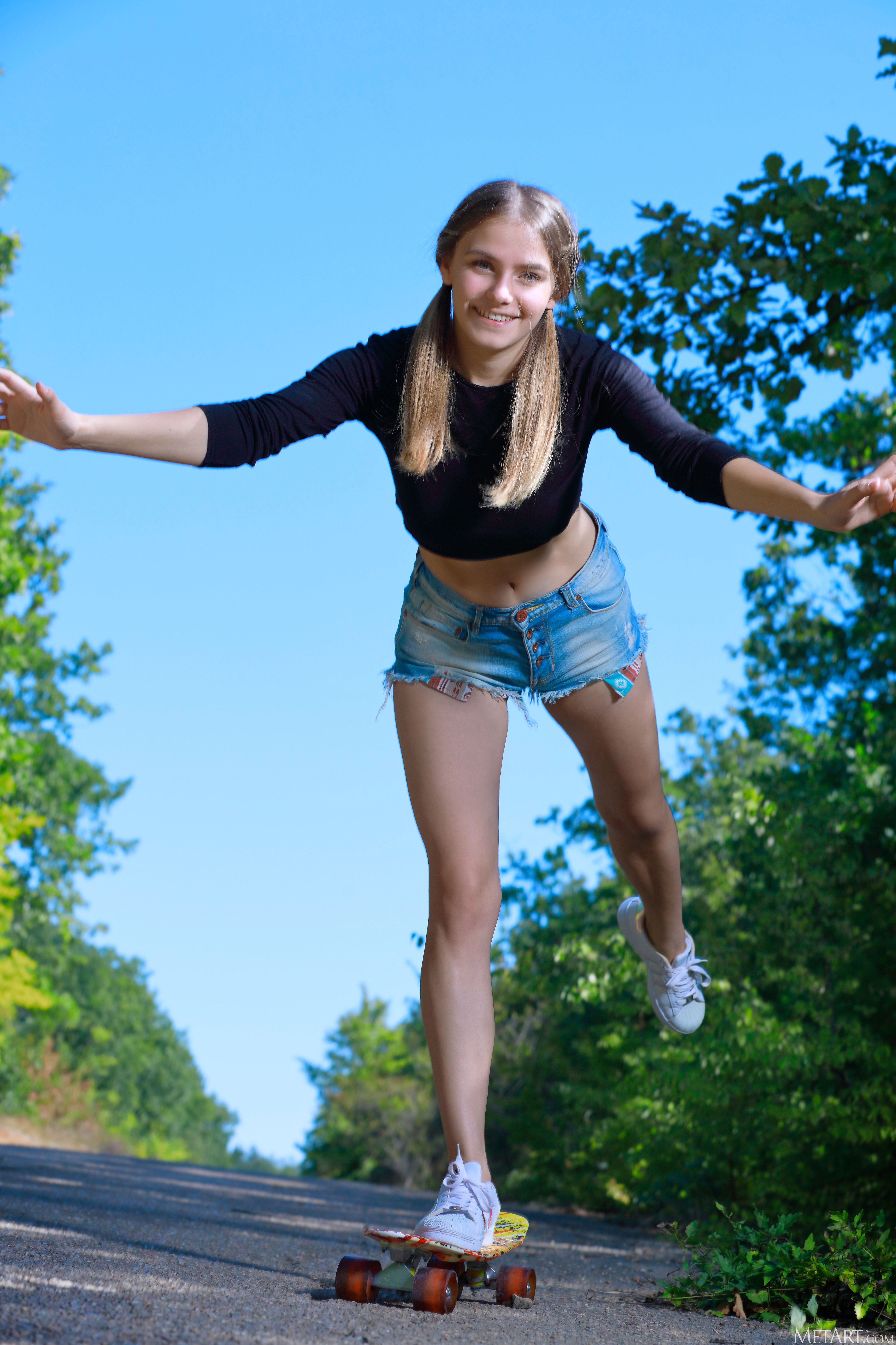 amateur photo MetArt_Skater_Dakota-Pink_high_0014