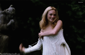 amateur photo Heather Graham undressing in the film: Killing Me Softly 