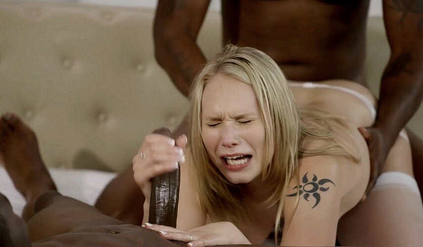 Dakota James' 3some (6)