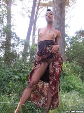 foto amatoriale ISIS LOVE Nikki Darling in the forest 19
