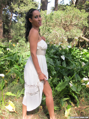 foto amadora ISIS LOVE Nikki Darling in the forest 23