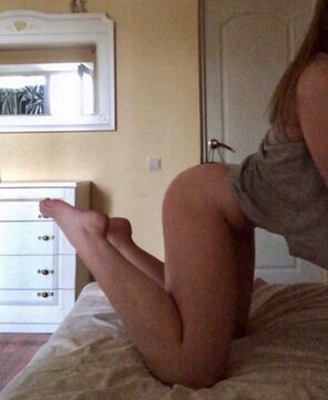 foto amadora i'm just stretching, nothing to see here ðŸ˜œ[f] [oc]
