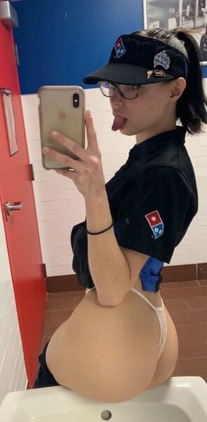 amateur pic Domino's Girl