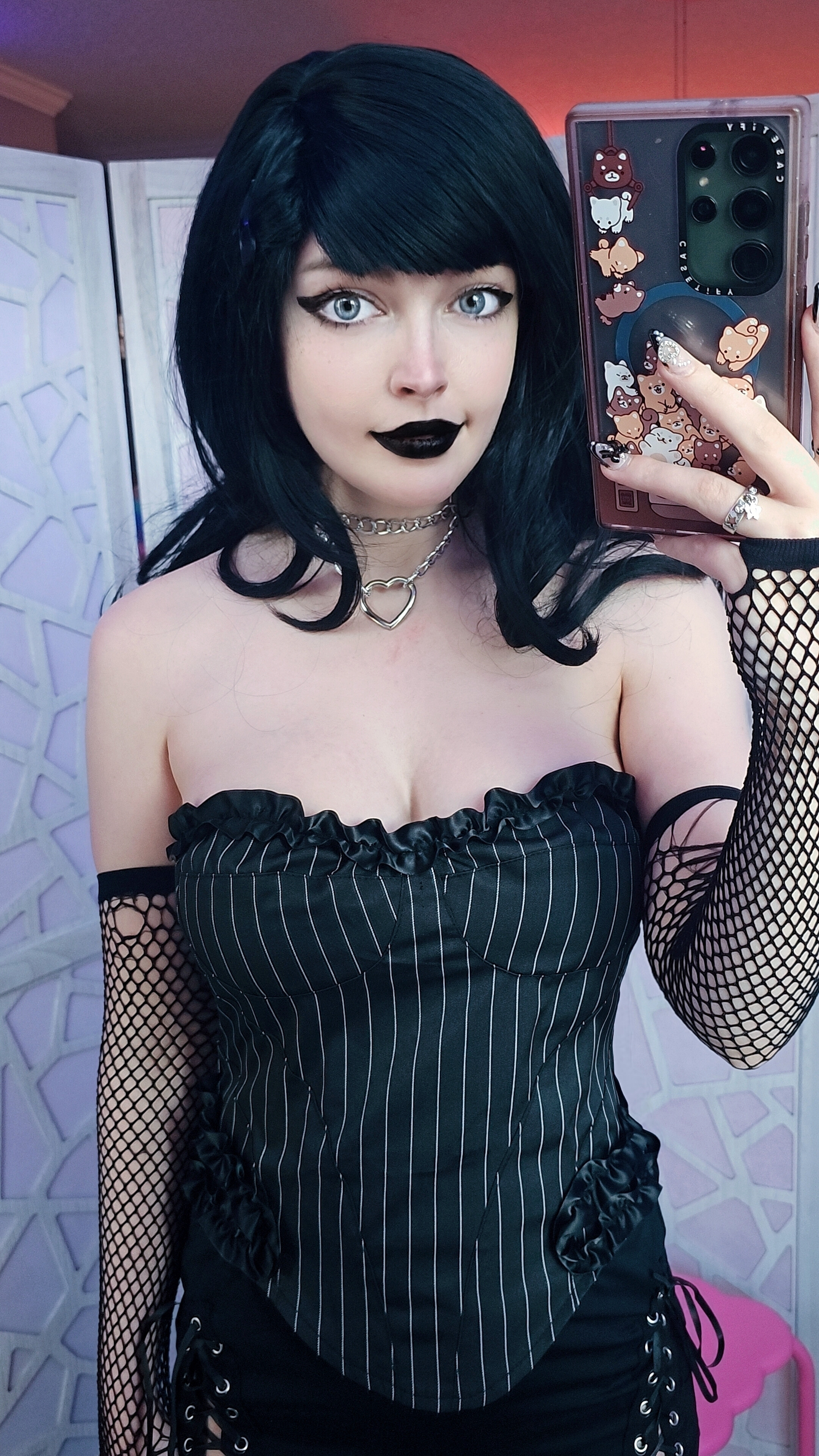 amateur photo RDT_20251029_1529558780711463942004036