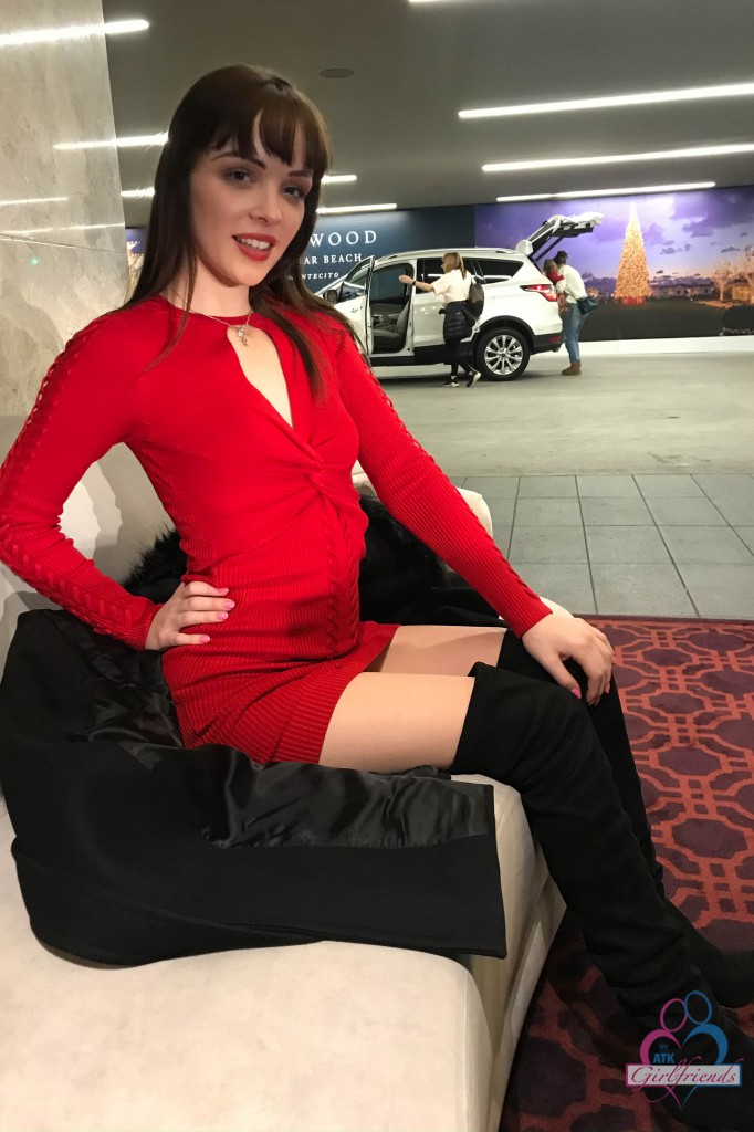 amateur photo ali127ATK_375418306