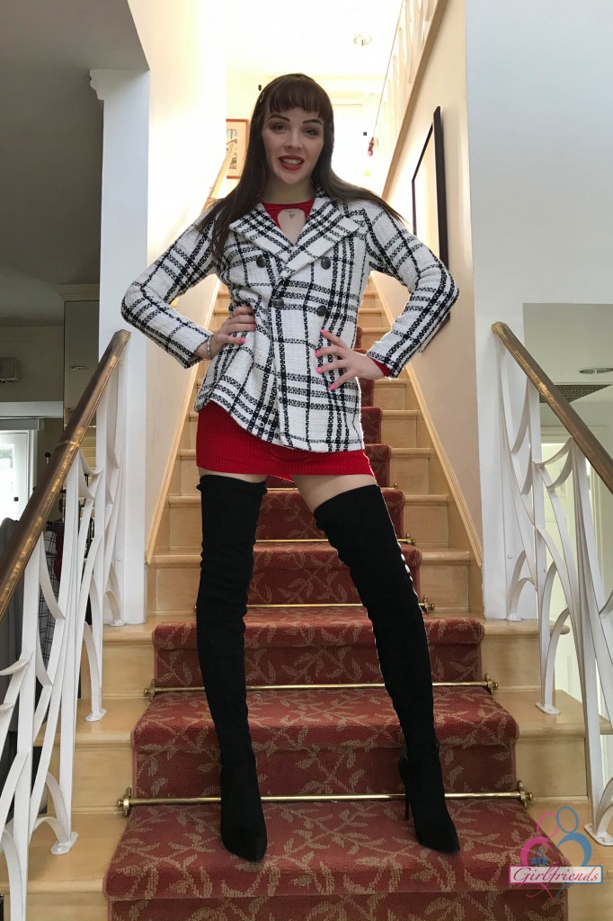 amateur photo ali127ATK_375418033