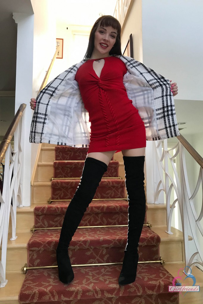 amateur photo ali127ATK_375418039