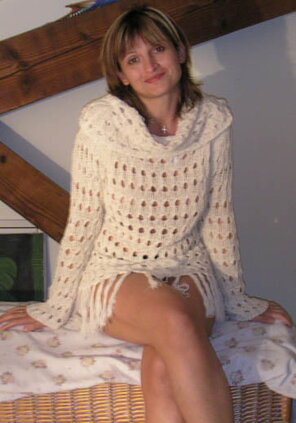 Foxy My cousin Betty came down to London from Glasgow and stayed with me for 3 months. Boy! Was that girl photogenic, and he favourite pastime was sex! – 47 pics