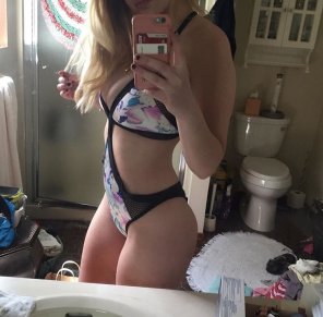 amateur pic Hourglass
