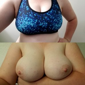 zdjęcie amatorskie Sports bras just smash my boobs.