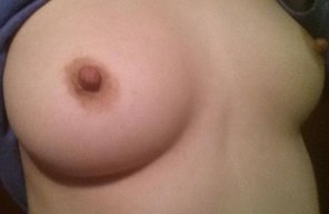 amateur pic Love being braless! [F]