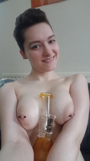 amateur pic I ate 3 mangos over the course of 2 hours before taking this, can con[f]irm, it works