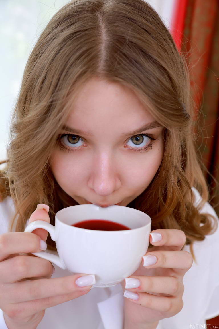 amateur photo MetArt_Demure-Darling_Estella_high_0005