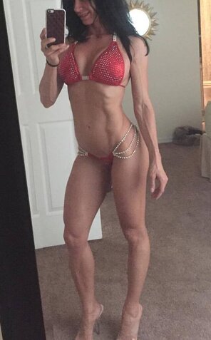 foto amadora Red show bikini selfie