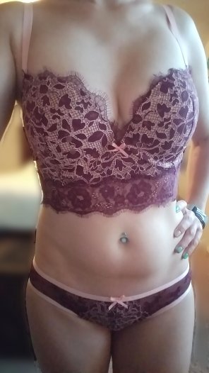 amateur pic Feeling naughty under my work clothes