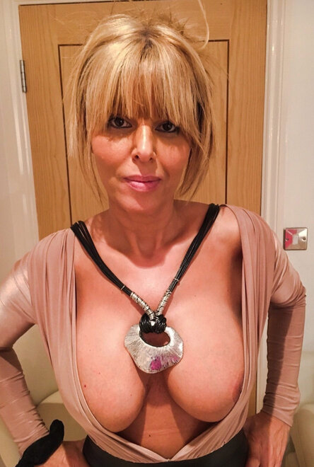 MILF ready for her night out