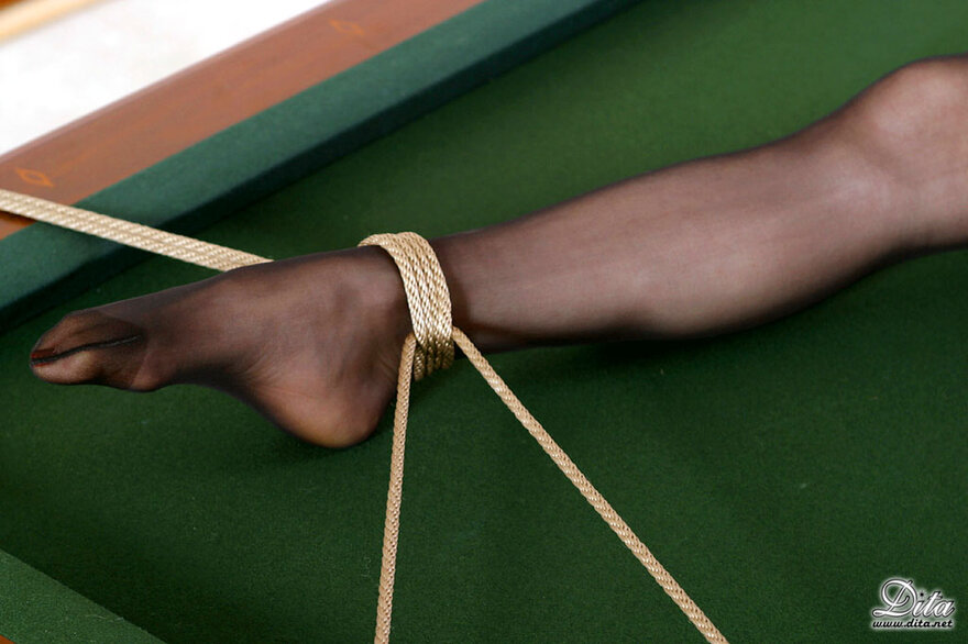 Dita - Pool Bondage5 (30)