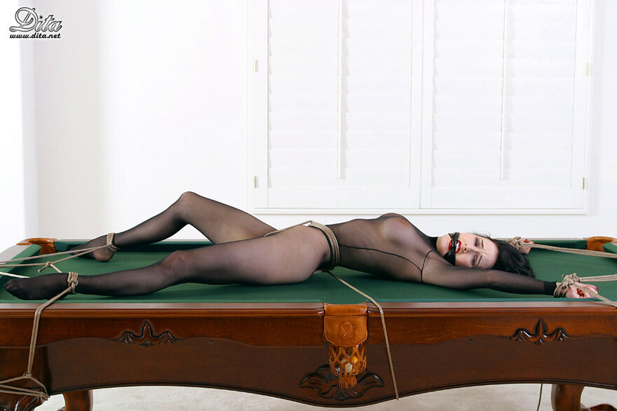 Dita - Pool Bondage5 (48)