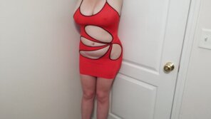 zdjęcie amatorskie Red mini skirt club outfit
