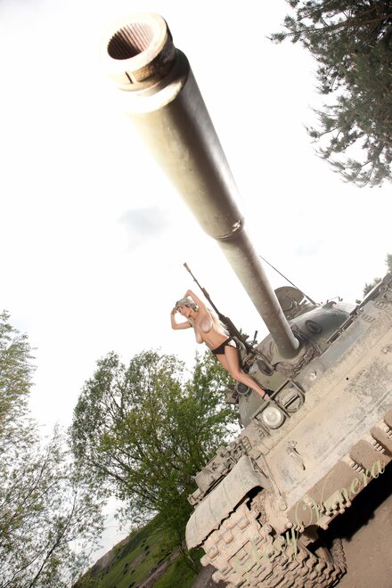 SexyVenera Tank Fire-26